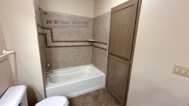 Building Photo - 1 Bedroom, 1 Bath