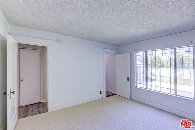 Building Photo - 835 N Ogden Dr