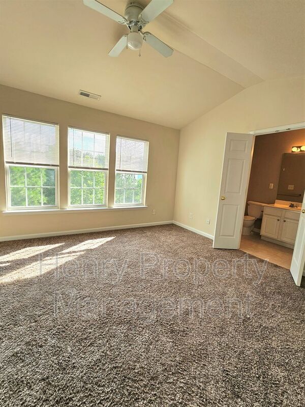 Building Photo - 417 Ruby Walk Dr
