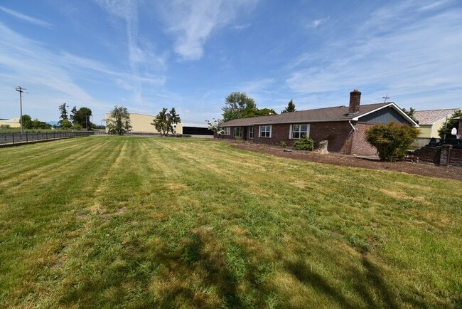 Building Photo - Spacious home on acreage and a Dairy Farm