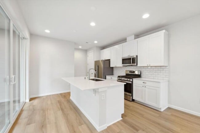 Building Photo - 3 bedroom in Bonney Lake WA 98391