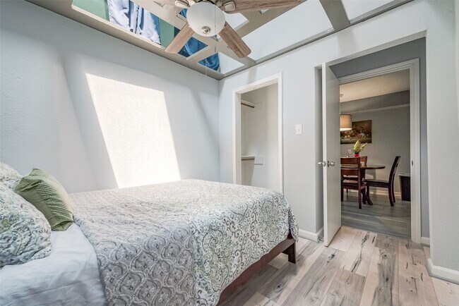 Building Photo - 1723 Rock Fence Dr