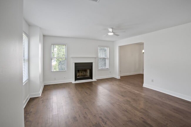 Building Photo - This stylish 4 bedroom, 2.5-bath rental is a true find!