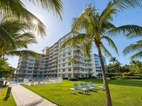 Building Photo - 1069 Hillsboro Mile