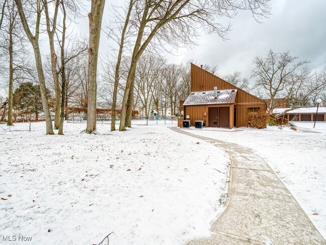 Building Photo - 33803 Electric Blvd