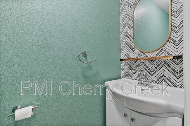 Building Photo - 9328 Garfield Way