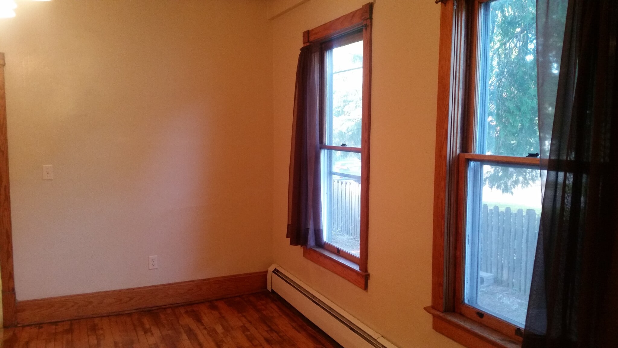 Dining - 122 West Arch Street