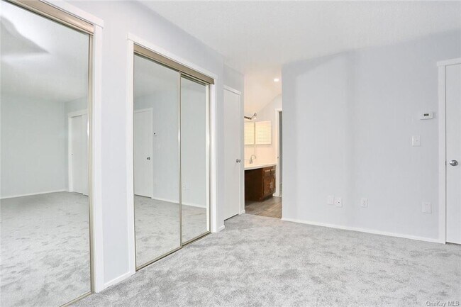 Building Photo - 161 Treetop Cir