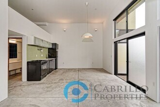 Building Photo - 3771 Centre St