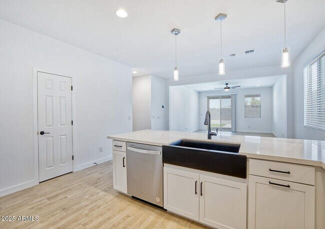 Building Photo - 17350 W Alexandria Way