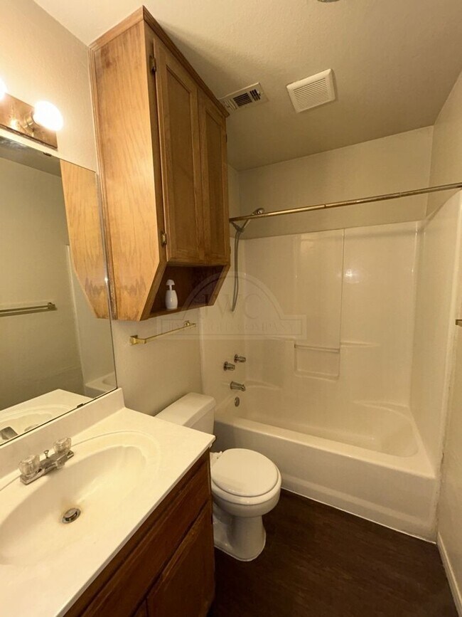 Building Photo - 2005 Windward Dr