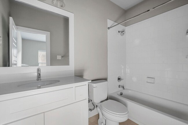 Building Photo - Stunning 3 Bedroom 3.5 Bathroom Townhome i...