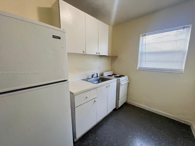Primary Photo - 1801 NW 54th St