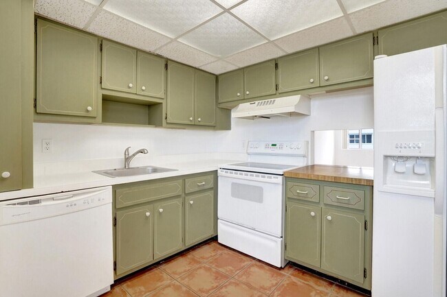 Building Photo - 4500 N Flagler Dr