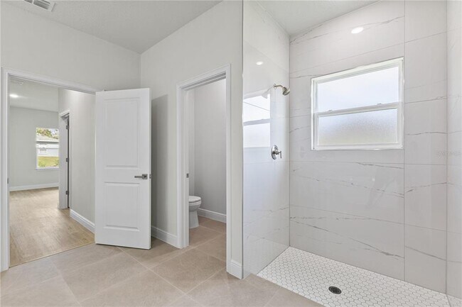 Building Photo - 17739 SW 35th Ave Rd