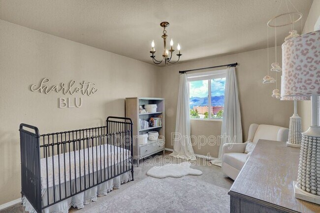 Building Photo - 10744 Echo Canyon Dr
