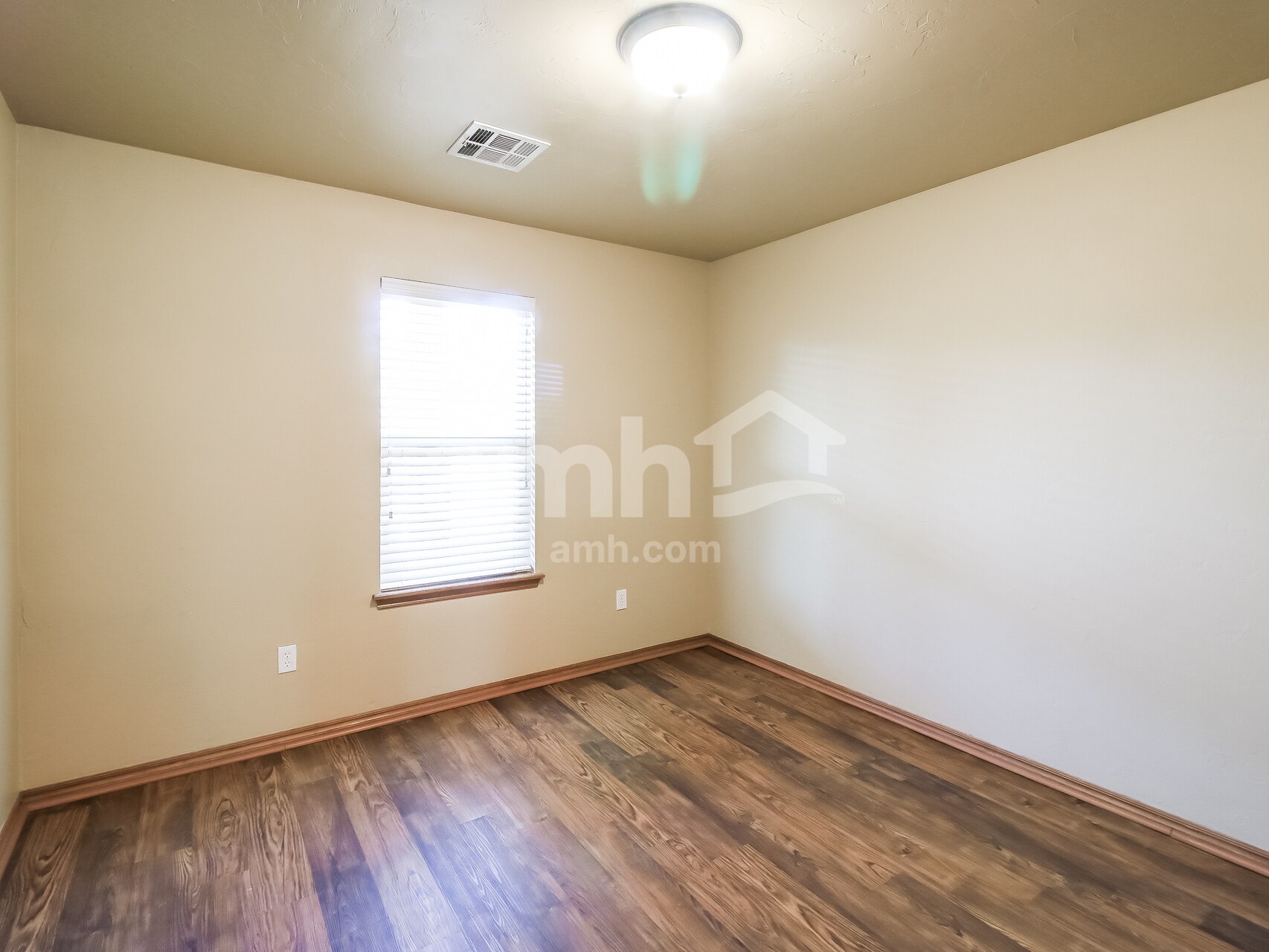 Building Photo - 809 Tea Rose Dr