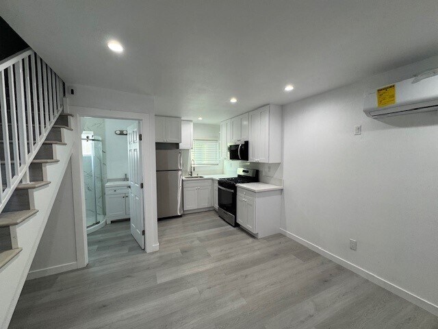 Building Photo - 14113 Shoup Ave