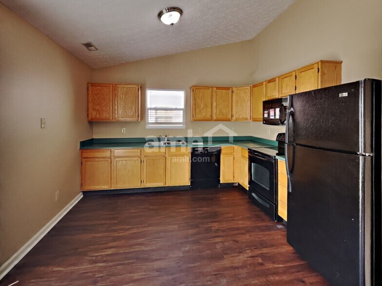 Building Photo - 769 Kingston Cir