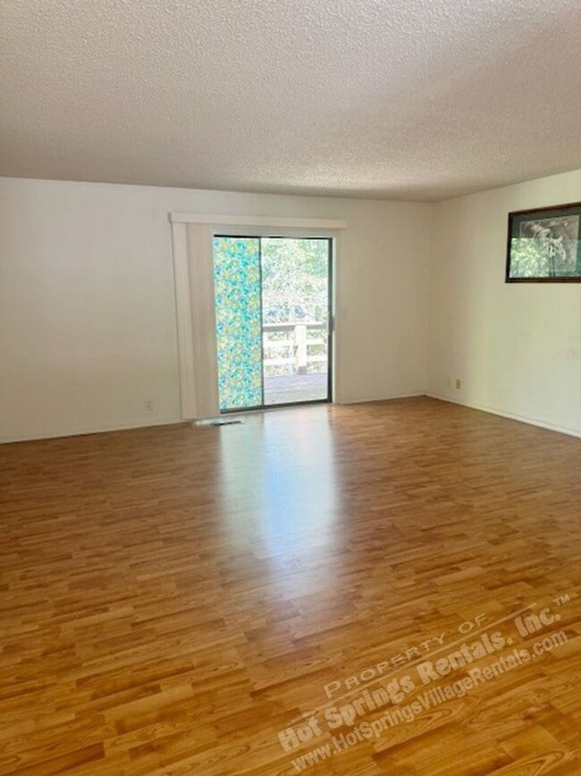 Building Photo - LaCoruna Courts | Townhome | Unfurnished