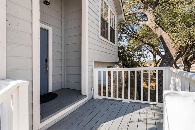 Building Photo - 8303 Wexford Dr