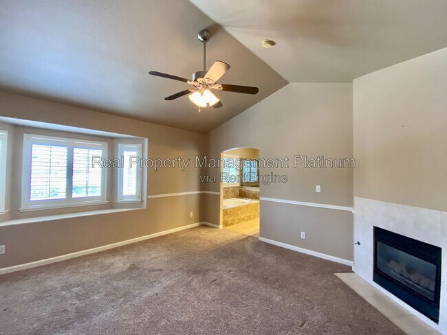 Building Photo - 7115 N Cecelia Ave