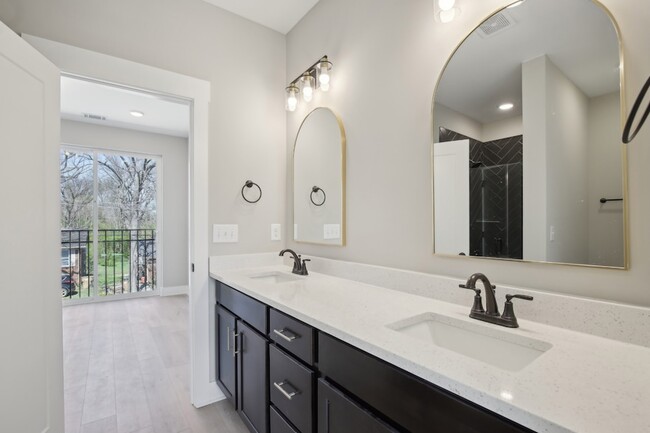 Building Photo - 908 Anderson Ln