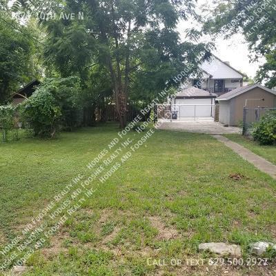 Building Photo - 1821 10th Ave N