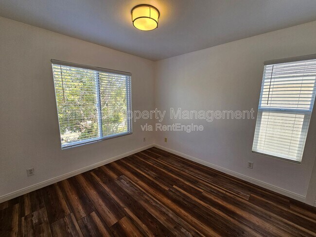 Building Photo - 4782 Templeton St