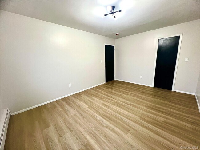 Building Photo - 13-19-19 Cole St