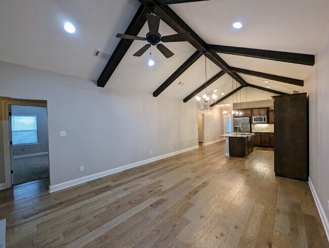 Building Photo - 154 Glen Alden Cir