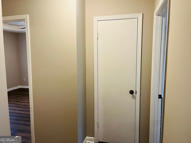 Building Photo - 12 Fredda Ln