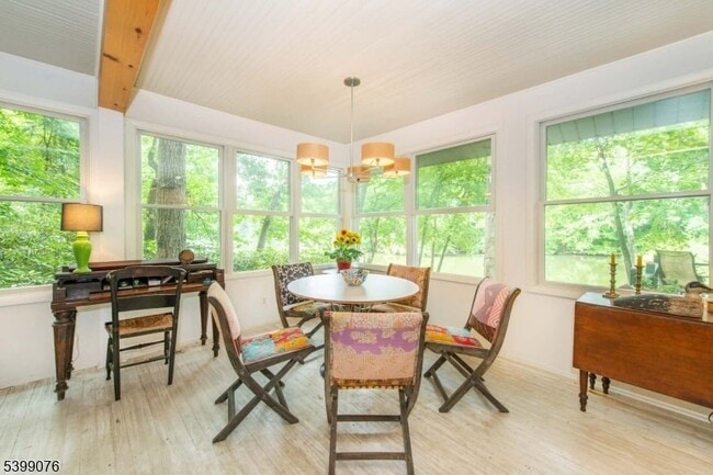 Building Photo - 37 N Rd