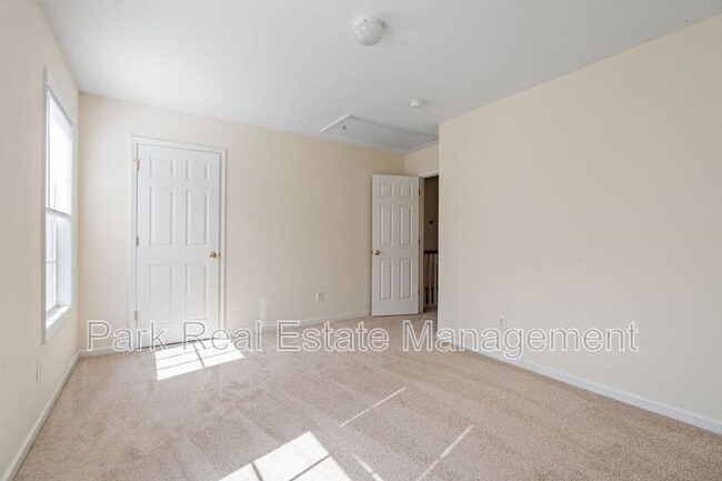 Building Photo - 420 New Parkside Dr