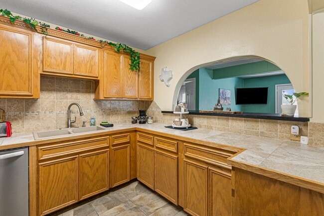 Building Photo - 3317 Olsen Dr