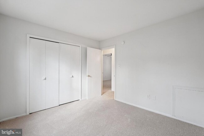 Building Photo - 5450 Lighthouse Ln