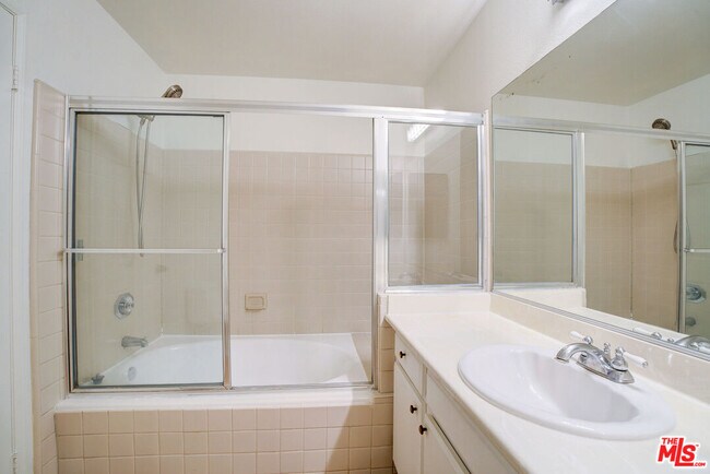 Building Photo - 2405 34th St