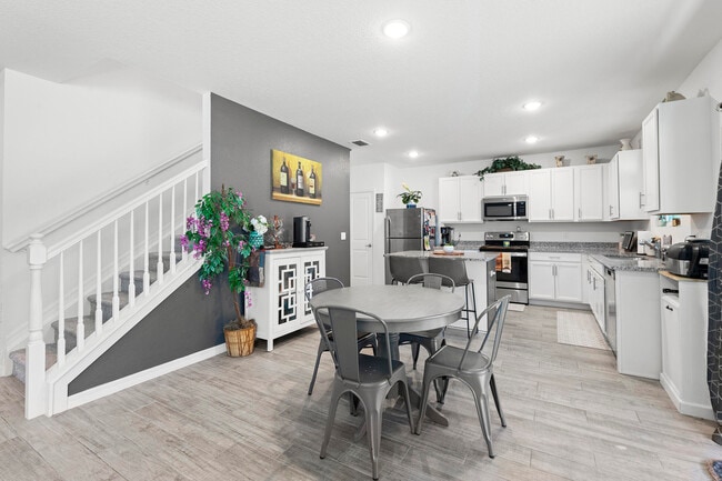 Building Photo - 5069 Armina Pl