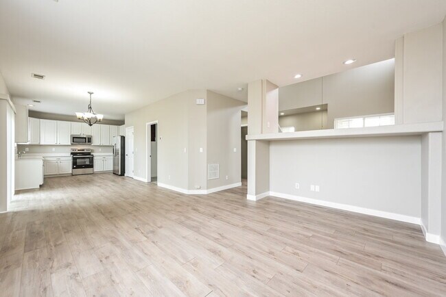 Building Photo - 24762 E Wyoming Cir