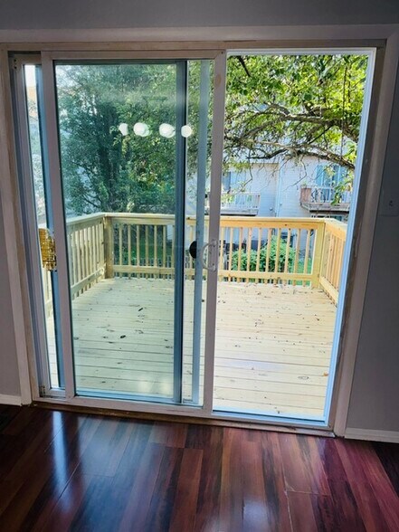 Building Photo - 5 Cherry Manor Ct
