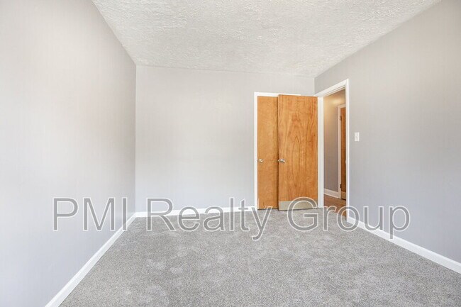 Building Photo - 1520 Coventry Rd