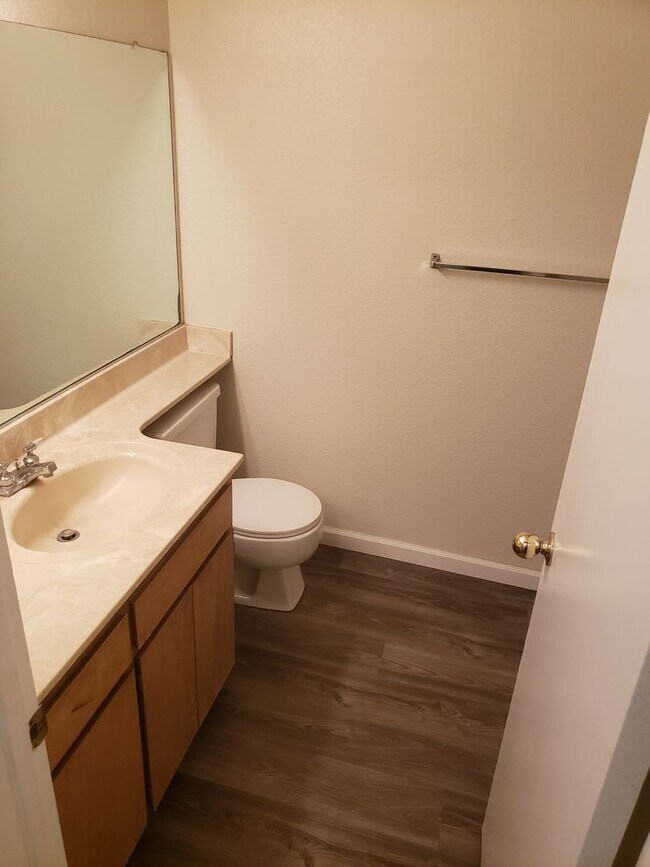 Building Photo - 3 Bedroom close to PV High School