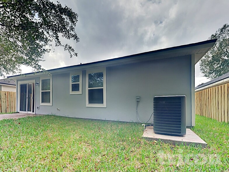 Building Photo - 4333 Campus Hills Cir