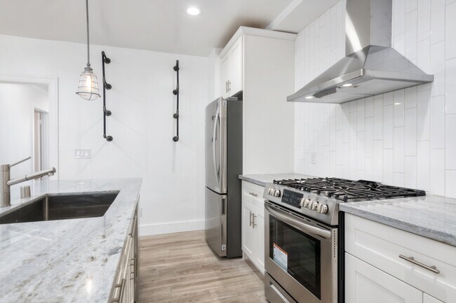 Building Photo - 191 Bocana St