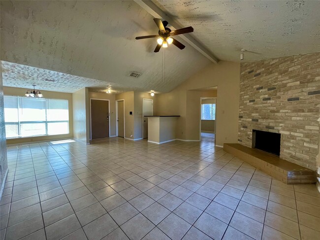 Building Photo - 11019 Almond Grove