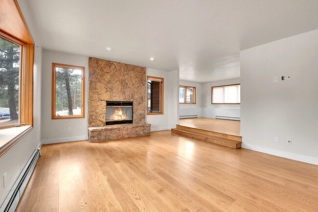Building Photo - 29604 Canterbury Cir