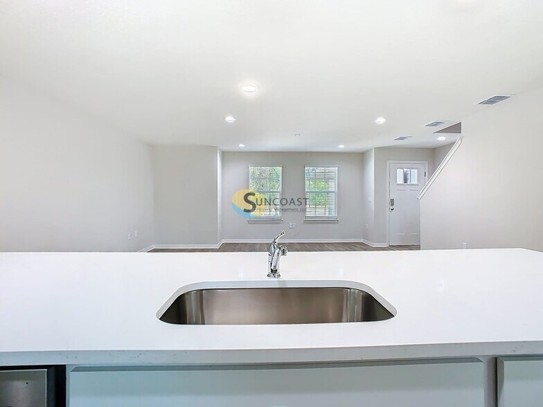 Building Photo - 3821 SW 43rd Ct