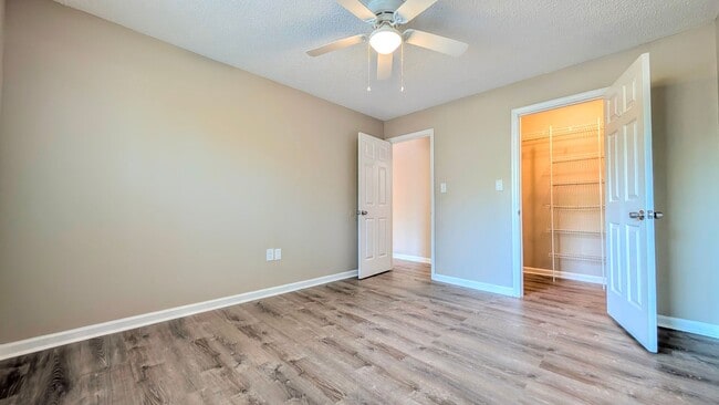 Building Photo - Remodeled and Move-in Ready Condo! | 1 br ...