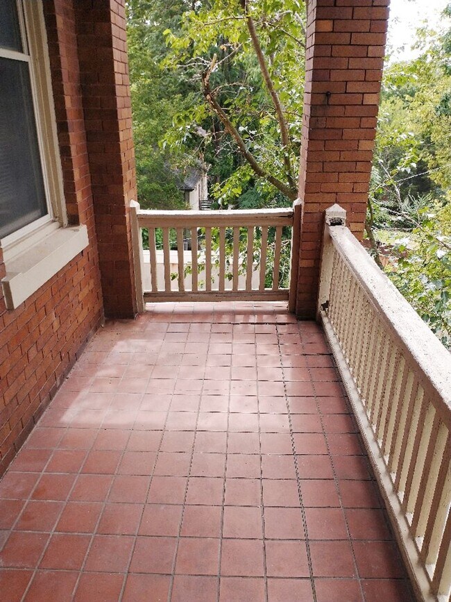 Building Photo - 3227 Jefferson Ave