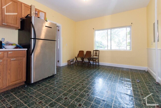 Building Photo - HUGE Brookline/Brighton 5-bed SEP2026